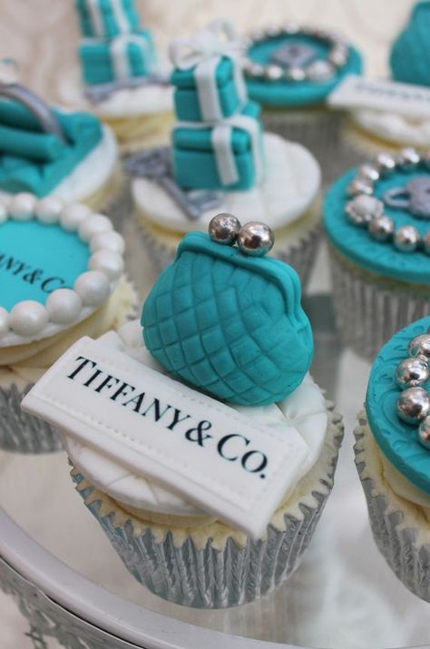 Tiffany Blue Quinceanera, Purse Cupcakes, Tiffany Cupcakes, Beautiful Cake Pictures, Tiffany Birthday, Tiffany Cakes, Tiffany Bridal Shower, Tiffany Party, Cake Mini