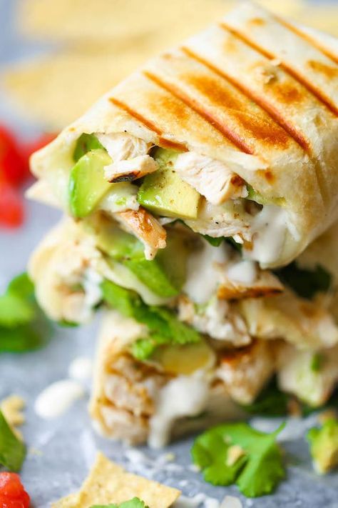 Chicken and Avocado Ranch Burritos - These come together with just 15 min prep! You can also make this ahead of time and bake right before serving. SO EASY! Sour Cream Ranch Dressing, Chicken And Avocado, Avocado Ranch, Ranch Dressing, Chicken Seasoning, Taco Seasoning, Come Together, Burritos, Sour Cream