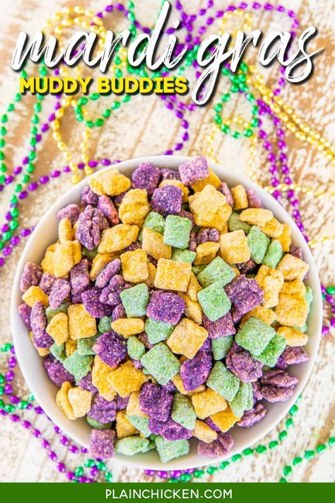 Mardi Gras Muddy Buddies – cinnamon Chex cereal tossed in peanut butter, yellow, purple, and green candy melts, powdered sugar, and colored sugar. This stuff is SO good! I am totally addicted to it!! This recipe makes a TON! Whip up a batch and share with friends and family. #mardigras #puppychow #muddybuddies #chex #candy #dessert Mardi Gras Snacks, Mardi Gras Desserts, King Cake Bites, Cinnamon Chex, Muddy Buddies Recipe, Puppy Chow Recipes, Mardi Gras King Cake, Mardi Gra, Mardi Gras Food