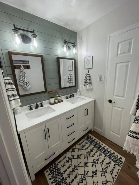 Corner Whirlpool Tub Decor Ideas, Farmhouse Living Room Remodel Ideas, Single Restroom Design, Light Colored Bathrooms, Titled Showers, Sage Gray Bathroom, Bathroom Esthetics, Bathroom With Two Separate Vanities, Grey And Blue Bathroom Ideas