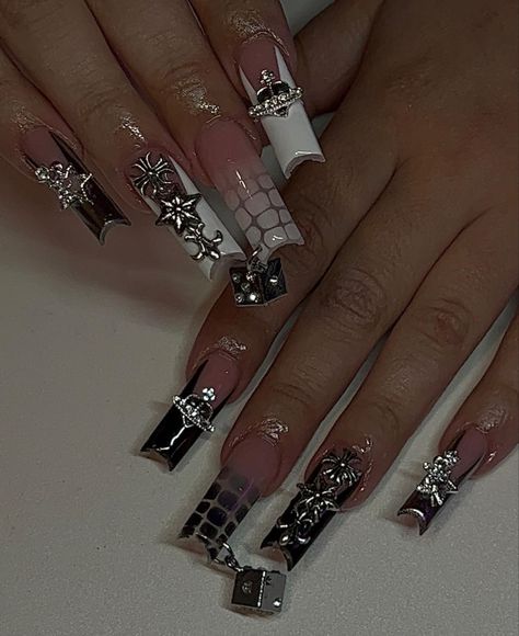 Emo Nails Acrylic, Emo Nails, Charm Nail, Punk Nails, Drip Nails, Ombre Acrylic Nails, Grunge Nails, Nails Design With Rhinestones, Long Acrylic Nails Coffin