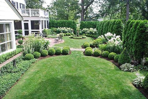 Boxwood Garden, Landscape Designs, Have Inspiration, Landscape Plans, Traditional Landscape, Garden Pathway, Landscaping Tips, House Landscape, Green Grass