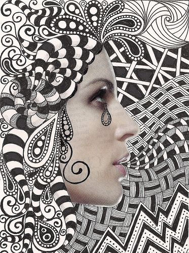 pick a portrait from a magazine or famous painting and then create background and clothing with zentangle. Sketchbook Assignments, Black And White Designs, Classe D'art, Magazine Pictures, Tangle Art, High School Art, Middle School Art, Zentangle Art, A Magazine