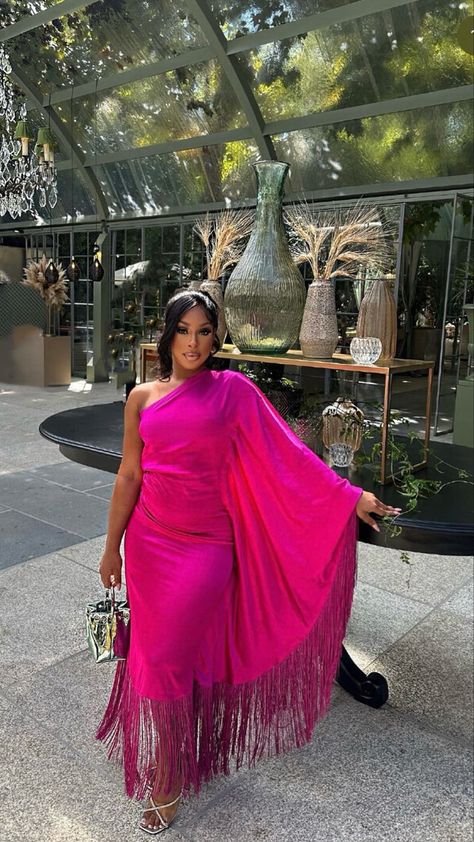 Luxury Elegant Robe For Vacation, Chic Pink Kaftan For Vacation, Elegant Long Robe For Vacation, Luxury Pink Vacation Dresses, Black Women Wedding Guest Outfit, Wedding Guest Outfit Black Women, Grown Woman Outfits, Luxury Vibrant Pink Dress, Graduation Outfit Ideas For Guest