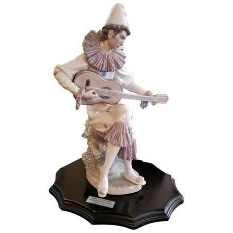 Lladro Retired Serious Clown with Guitar - Rockwell Antiques Dallas French Pottery, Lladro Figurines, Furano, Red Nose, Salvador Dali, Very Rare, Mint Condition, The Collector, Dallas