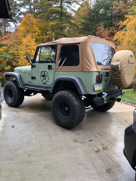 Vintage Jeep Wrangler, Old Jeep Wrangler, Jeep Wrangler Wheels, Green Jeep Wrangler, 2 Door Jeep, Jeep Sport, Cj Jeep, Green Jeep, Jeep Scrambler