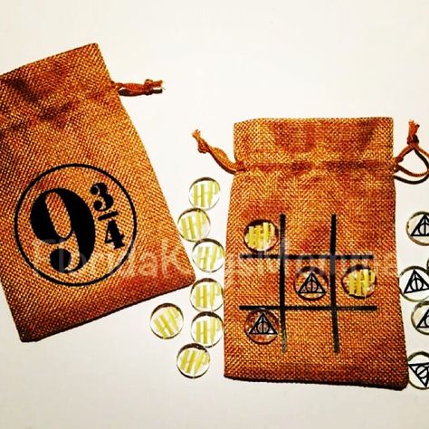 Harry Potter inspired Tic Tac Toe Diy Harry Potter Crafts, Harry Potter Bag, Images Harry Potter, Harry Potter Cake, Harry Potter Crafts, School Clubs, Harry Potter Diy, Tic Tac Toe, Tic Tac