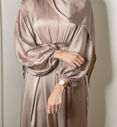 Bridesmaid Dresses For Hijab, Simple Dress Hijab Classy, Dress Simple Elegant Hijab, Hijab Formal Dress, Hijabi Bridesmaid Dresses, Party Dress With Hijab, Hijab Dress Party Simple, Dress Hijab Bridesmaid, Dress With Hijab