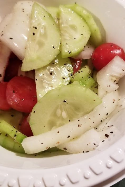 Cucumber Green Pepper Onion Salad, Cucumber Onion And Tomato Salad Recipe, Marinated Cucumbers Onions And Tomatoes, Cucumber Tomato And Onion Salad, Cucumber Onion Salad, Cucumber Salads, Tomato And Onion Salad, Tomato Salad Recipe, Cucumber Onion