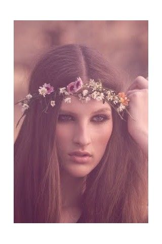 Flower Power Party, Looks Hippie, 60s Party, Hippie Party, Flower Halo, Hippie Look, Boho Beauty, Hippie Flowers, Hippie Costume