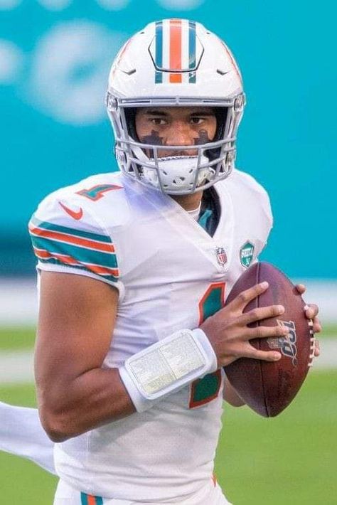 Tua Tagovailoa Dolphins, Tua Miami Dolphins, Tua Tagovailoa Miami Dolphins Wallpaper, Tua Tagovailoa Wallpaper, Dolphins Aesthetic, 1972 Miami Dolphins, Miami Dolphins Wallpaper, Sports Aesthetics, Miami Dolphins Players