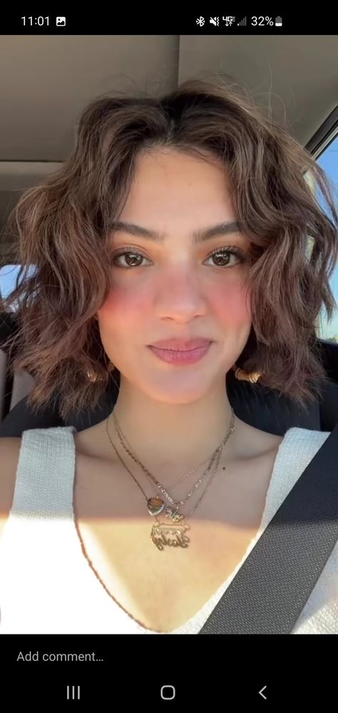 Rapunzel Short Hair, Bob Haircut Curly, Chocolate Brown Hair Color, How To Curl Short Hair, Hair Inspiration Short, Haircuts For Wavy Hair, Cut Her Hair, Curly Hair Tips, Cut My Hair