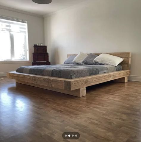 Wooden Bed Base Ideas, Bed Made Of Wood, 4x4 Bed Frame, Homemade Bed Frame, Build Bed Frame, Rustic Beds, Wood Bed Frame Diy, Pallet Bed Frames, Rustic Bed Frame