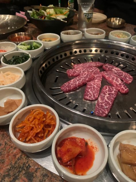 Fancy Korean Restaurant, Kbbq Korean Aesthetic, Korean Barbeque Aesthetic, Korean Restaurant Food, Pig Restaurant, Korean Barbeque, Hot Pot Restaurant, Korean Grill, Korean Restaurant