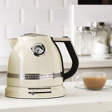 Modern Kettles, Electric Tea Kettle, Kitchenaid Artisan, Nice House, Kitchen Aesthetic, Almond Cream, Plate Decor, Apartment Kitchen, Kitchen Equipment