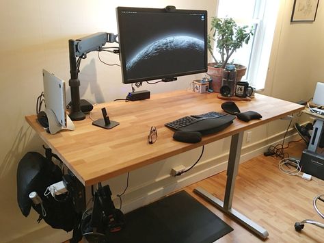 M2 Macbook Air, Split Keyboard, Iphone Setup, Monitor Setup, Broken Video, Computer Desk Setup, Surface Book, Saddle Stools, Email Client