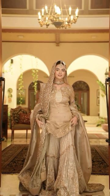 Styled in Pakistan on Instagram: "How pretty is this outfit for a Nikkah?! ✨" Gold Nikkah Outfit, Golden Nikkah Dress, Nikkah Family Photos, Nikkah Outfit Pakistani Bridal, Pakistani Nikkah Bride, Nikkah Dress Muslim, Nikkah Look, Shaadi Outfits, Nikkah Outfit