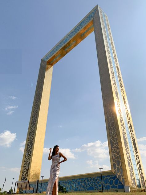 Dubai Frame Photography, Dubai Frame Photo Ideas, Dubai Poses, Dubai Ideas, Dubai Picture Ideas, Dubai Photos, Dubai Photoshoot, Dubai Trip, Dubai Frame