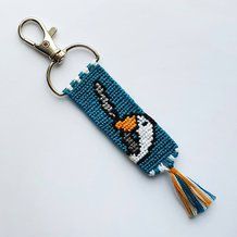 Friendship Keychains, Peace Was Never An Option, Diamond Friendship Bracelet, Untitled Goose Game, Goose Game, Small Bead Bracelet, String Bracelet Patterns, Diy Friendship Bracelets Tutorial, Embroidery Bracelets