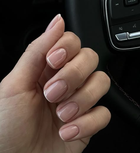 Cc Nails, Round Nail Designs, Gel Nails French, French Manicure Nails, Subtle Nails, Gel Nails Diy, Minimal Nails, Casual Nails, Cute Gel Nails