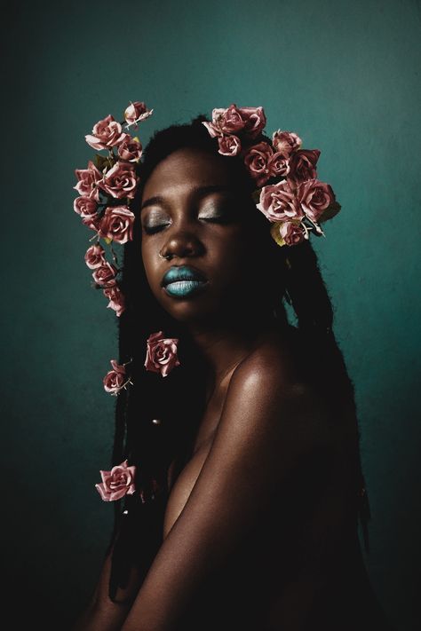 Letter to Self: When Things Get Tough The Blacker The Berry, 얼굴 드로잉, Flowers In Her Hair, Shotting Photo, Photographie Portrait Inspiration, Portrait Inspiration, 인물 사진, Photography Inspo, Black Is Beautiful