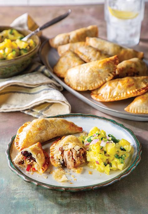 Pulled Pork Empanadas - Taste of the South Pulled Pork Empanadas Recipe, Pork Empanadas Recipe, Pulled Pork Empanadas, Cuban Pulled Pork, Empanadas Recipes, Pulled Pork Meat, Chipotle Pulled Pork, Pork Empanadas, Spicy Pineapple