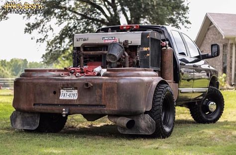 Weld rig Welding Truck Bedding, Rig Welder, Dodge Dually, Welding Trailer, Welding Trucks, Welding Beds, Welding Rig, Welding Rigs, Custom Truck Beds