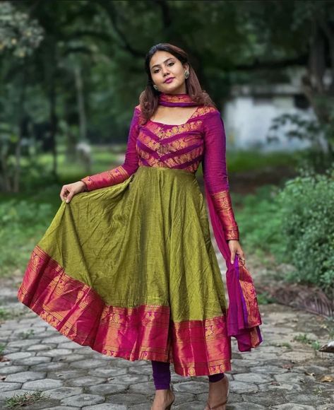 Kurtis Ideas, Long Frocks For Women, Daytime Glam, Dress Designs For Stitching, Simple Frock Design, Long Frock Designs, Long Gown Design, Simple Frocks, Lehenga Designs Simple