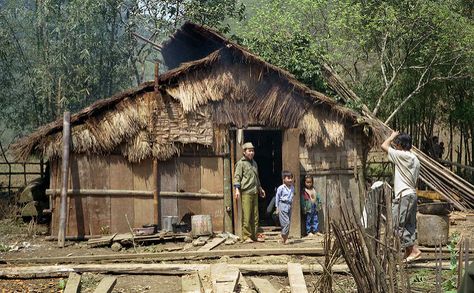 Hmong Village, Home Gym Design Garage, Pretty Houses, Diorama Ideas, Home Vegetable Garden, Village House, Village House Design, East Asian, Diy House