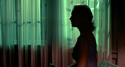 @OnePerfectShot : VERTIGO (1958)   Cinematography by Robert Burks Directed by Alfred Hitchcock Explore our video essay guide to this masterpiece: http://bit.ly/2BZdQfU http://bit.ly/2XmUGNR Vertigo Alfred Hitchcock, Vertigo Movie, Vertigo 1958, Color In Film, Mike Nichols, Hitchcock Film, Septième Art, Movie Shots, Film Studies