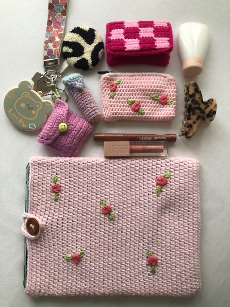 Crochet Laptop Case Aesthetic, Crochet Switch Case, Creative Crochet Projects, Trending Summer Nails 2023, Trending Acrylic Nails, Pattern Crochet Sweater, Needle Crochet, Crochet Case, Crochet Fairy