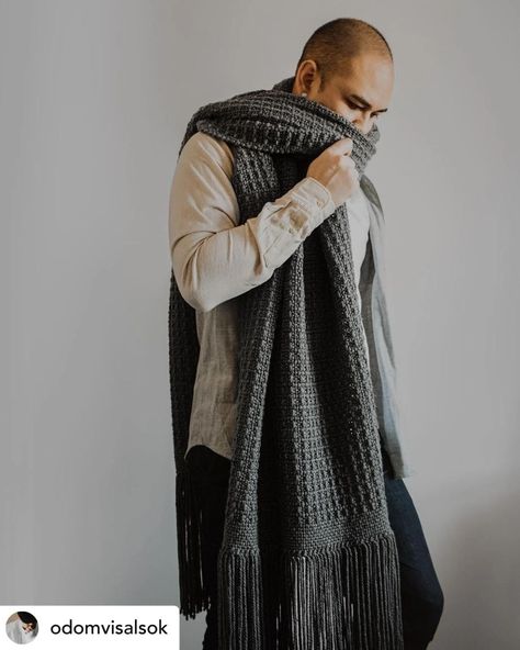 Giant Blanket Scarf Inspired by Lenny Kravitz PDF Pattern for - Etsy Giant Blanket, Make A Scarf, Orange Blanket, Rigid Heddle Loom, Grey Duvet, On An Airplane, Heddle Loom, Blanket Shawl, Challenge Accepted