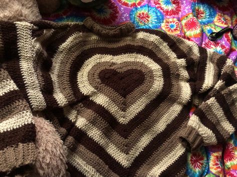 patterned brown heart crochet striped sweater Crochet Brown Sweater, Brown Crochet Projects, Granny Stripe Sweater, Brown Crochet Ideas, Heart Sweater Crochet, Crochet Sweater Aesthetic, Crochet Heart Sweater, Brown Crochet Sweater, Crochet Striped Sweater