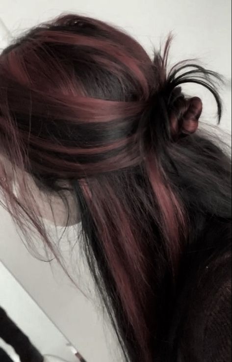 Black Hair With Strawberry Highlights, Brown Medium Hairstyles, Hair Dyes For Brunettes, Colors That Go With Dark Brown Hair, Hair Color Idea For Dark Skin, Colours To Dye Dark Brown Hair, What Color Goes With Black Hair, Fun Black Hair Color Ideas, Types Of Red Hair Dye