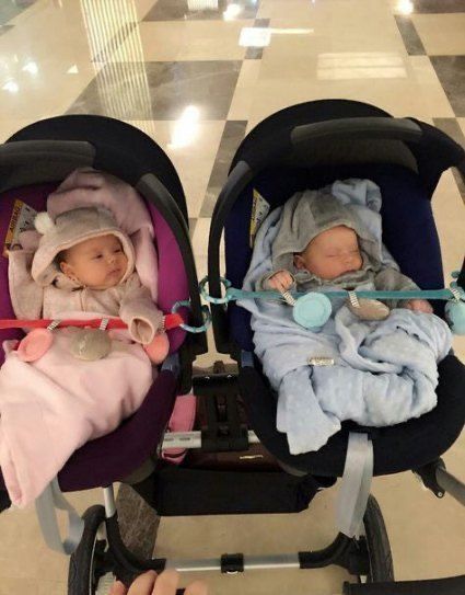 Twins Mommy, Baby Twins, Ulzzang Kids, Cute Twins, Newborn Twins, Korean Babies, Foto Baby, Twin Mom