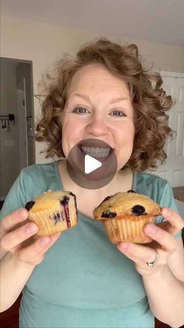 How To Get Big Muffin Tops, How To Make Store Bought Muffin Mix Better, How To Bake Muffins, Bakery Muffins Jumbo, Best Muffin Recipes Ever, Muffin Tops Recipe, Big Muffins, Jumbo Muffin Recipes, Bakery Muffins