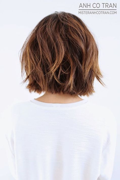 short hair, love the cut: Back Of Bob Haircut, Bob Haircut Back View, Super Short Haircuts, Short Brown Hair, Super Short Hair, Trendy Short Haircuts, Short Wavy, Short Bob Haircuts, Penteado Cabelo Curto