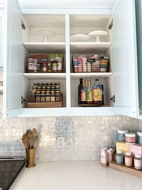 Apartment Cupboard Organization, Pantry Organization Cupboard, Organized Kitchen Cupboards, Kitchen Organization Cupboards, Kitchen Organization Deep Cabinet, Office Kitchen Organization, Ikea Kitchen Cabinets Organization, Small Cupboard Organization, Top Cabinet Organization