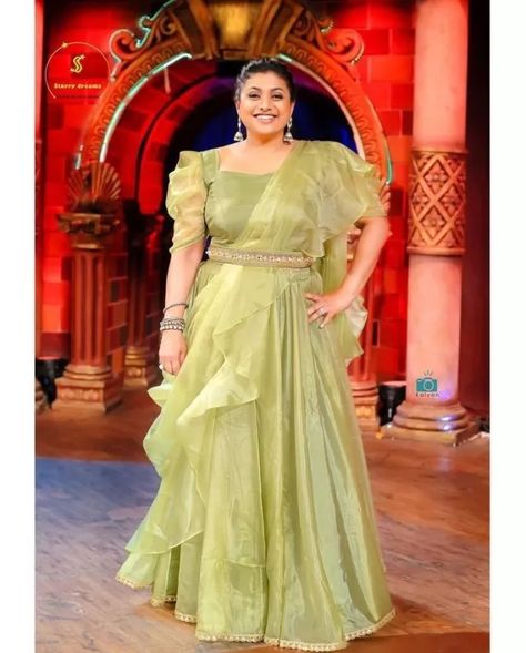 Plus-Size Brides Who Wore Gorgeous And Interesting Blouse Designs For Their Wedding Festivities Plus Size Indian Fashion Party Wear, Plus Size Indo Western Outfits, Birthday Dresses For Women Indian, Actress Roja, Roja Selvamani, Plus Size Lehenga, 50 Blouse Designs, 2021 Outfits, Haldi Outfit