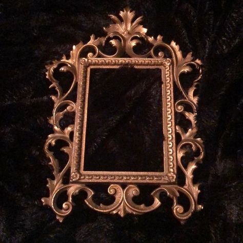 Victorian Rococo Style Brass Picture Frame Victorian Frames Vintage, Vintage Ornate Frame, Rococo Frame, Victorian Picture Frames, Victorian Frame Png, Gold Ornate Frame, Brass Picture Frames, Victorian Frame, Antique Picture Frames