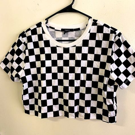 Brand New Checkered Crop Shirt. Checkerboard Shirt Outfit, Checkered Outfit Women, Checker Outfit, Checkered Clothes, Checkered Outfit, Lighting Mcqueen, Thrift Inspo, Comfy Clothes, School Clothes