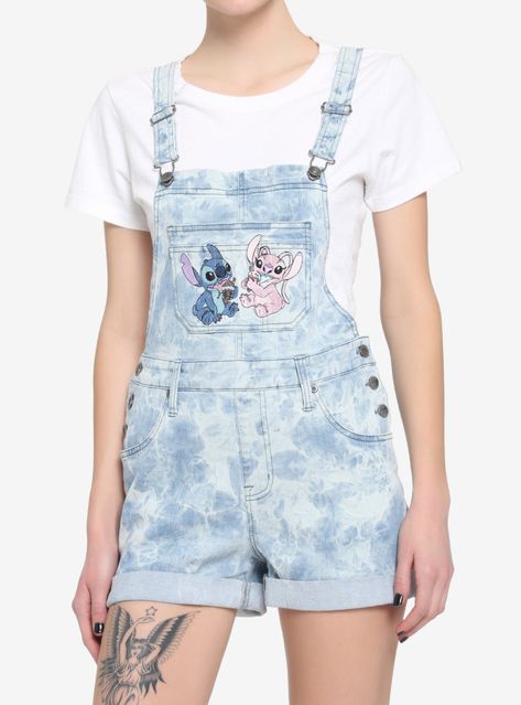 Need something to wear on your ice cream date with Stitch and Angel? These light acid wash shortalls are perfect for keeping you cool on a warm Hawaiian day! From Lilo & Stitch  these shortalls feature an embroidered image of Stitch and Angel enjoying tasty ice cream cones on the chest pocket. Comes with adjustable straps hip and back pockets cuffed hem and six side buttons. Please note: Wash pattern may vary. Cute Stitch T-shirts & Tank Tops, Stitch Jumpsuit Disney, Stitch Clothes Summer, Stitch Clothes For Kids, Lilo And Stitch Clothes, Lilo And Stitch Outfits, Stitch Outfits, Hawaiian Day, Stitch Shorts