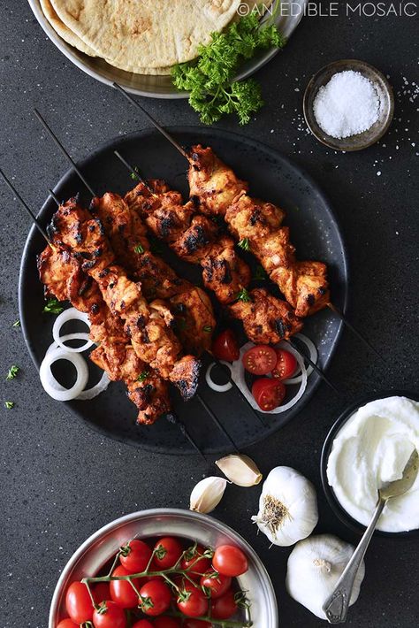 Backyard Chicken Run, Shish Tawook Recipe, Toum Recipe, Shish Tawook, Shish Taouk, Lebanese Garlic Sauce, Backyard Chicken Coop, Grilled Seafood Recipes, Garlic Sauce Recipe