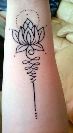 40 Unalome Tattoo Designs Every Girl Will Fall In Love With - Bored Art Hanna Tattoo, Henne Tattoo, Buddhist Tattoo, Tattoos Inspo, Tato Henna, Unalome Tattoo, Marquesan Tattoos, Tattoo Henna, Hawaiian Tattoo