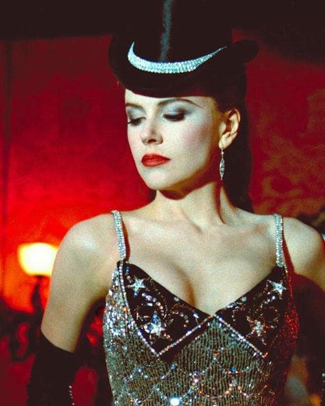 Satine Moulin Rouge, Moulin Rouge Outfits, Moulin Rouge Movie, Moulin Rouge Costumes, Moulin Rouge Paris, Burlesque Outfit, Baz Luhrmann, Dancer Costume, Movie Cinema