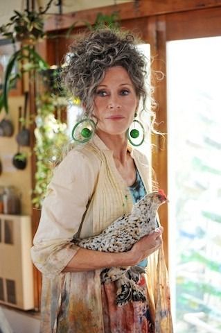 jane fonda peace love and misunderstanding - Google Search Peace Love And Misunderstanding, Going Gray Gracefully, Miranda Priestly, Moda Hippie, Grey Hair Inspiration, Beautiful Gray Hair, Advanced Style, Ageless Style, Jane Fonda