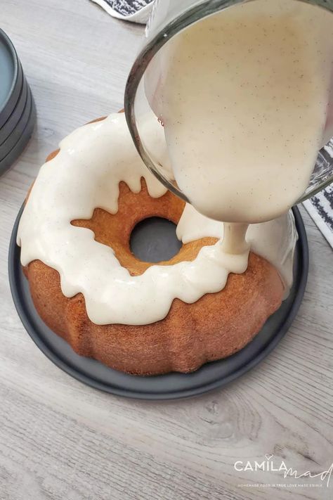 White Chocolate Glaze Recipe, Condensed Milk Glaze, Vanilla Glaze Recipe, Buttercream Glaze, Chocolate Glaze Recipes, Icing Glaze, Powdered Sugar Glaze, Glaze Icing, Glaze For Cake