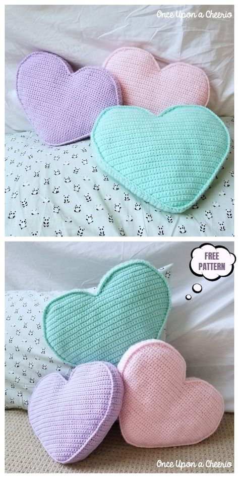 Candy Heart Pillow Free Crochet Pattern - DIY Magazine Crochet Room Decor, Crochet Heart Pillow, Crocheted Hearts, Crochet Heart Pattern, Crochet Pillow Pattern, Crochet Pillows, Pola Amigurumi, Valentines Crochet, Diy Magazine