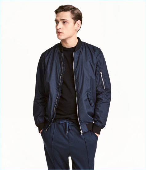 H&M turns out an essential men's bomber jacket in dark blue. Blue Jacket Outfits Men, Blue Hoodie Outfit, Blue Outfit Men, Hoodie Outfit Men, Mens Smart Casual Outfits, Formal Men Outfit, Jackets Men Fashion, Jacket Outfit, Leather Jacket Men