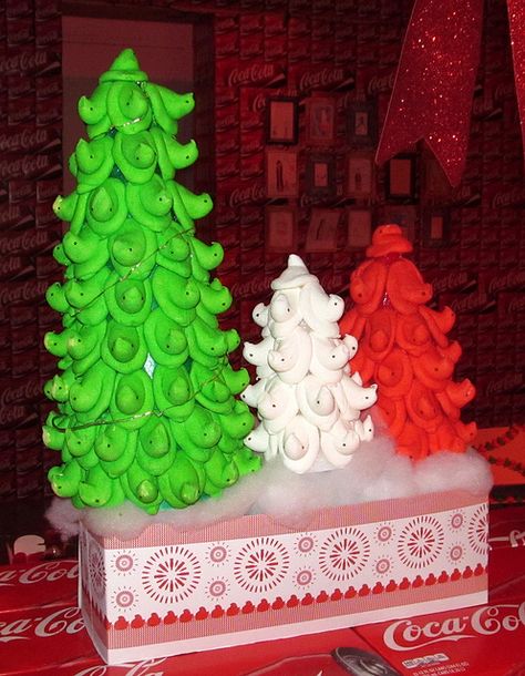 Peeps Christmas Trees | Flickr - Photo Sharing! Christmas Peeps Ideas, Peeps Cake, Marshmallow Peeps, Marshmallow Treats, Holiday Menus, Holiday Snacks, Easter Peeps, Christmas Sweets, Christmas Time Is Here